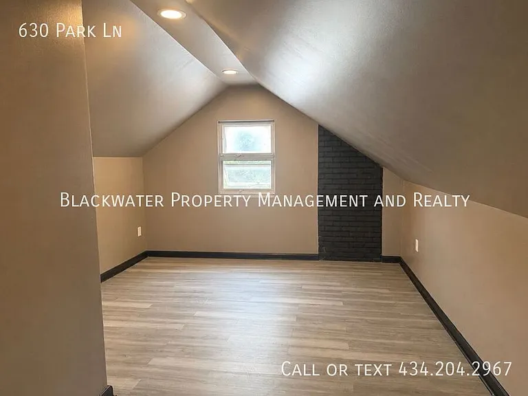 630 Park Ln — Photo 10