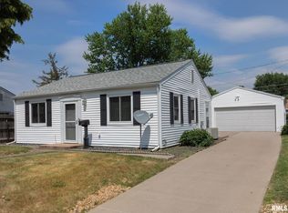 966 40th St, Moline, IL 61265