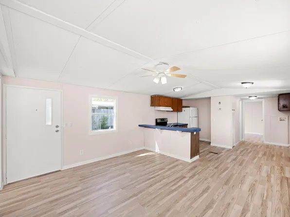 223 Hurricane Cir, La Vergne, TN 37086