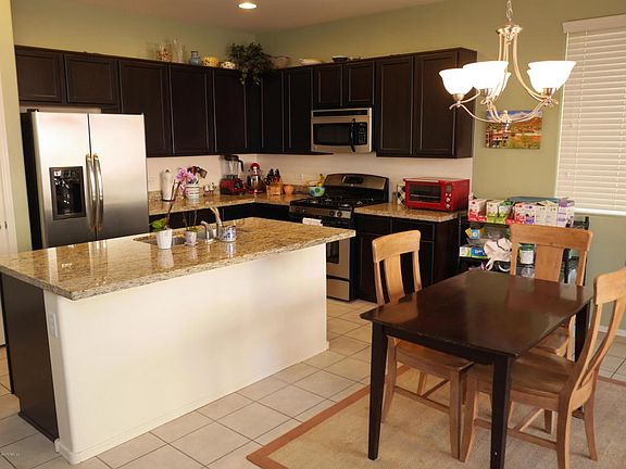 3rd image of 692 W Calle Canto Sereno