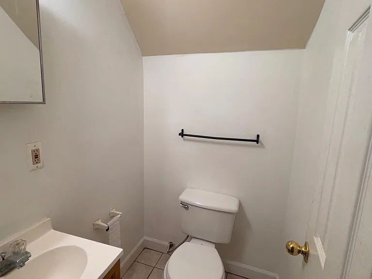 1009 W Fayette St — Photo 17