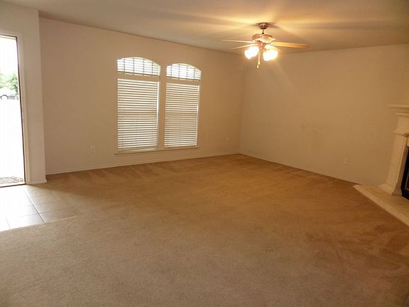 3rd image of 752 Bur Oak Dr