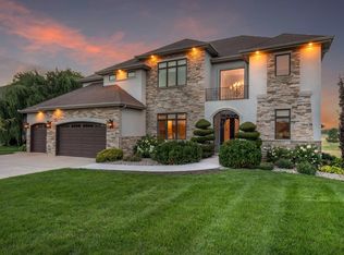 9062 Michigan Dr, Crown Point, IN 46307