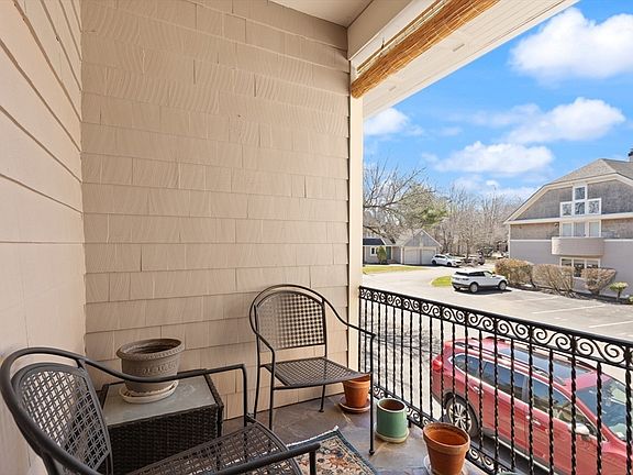 5th image of 12 Jasper Ln Unit 12
