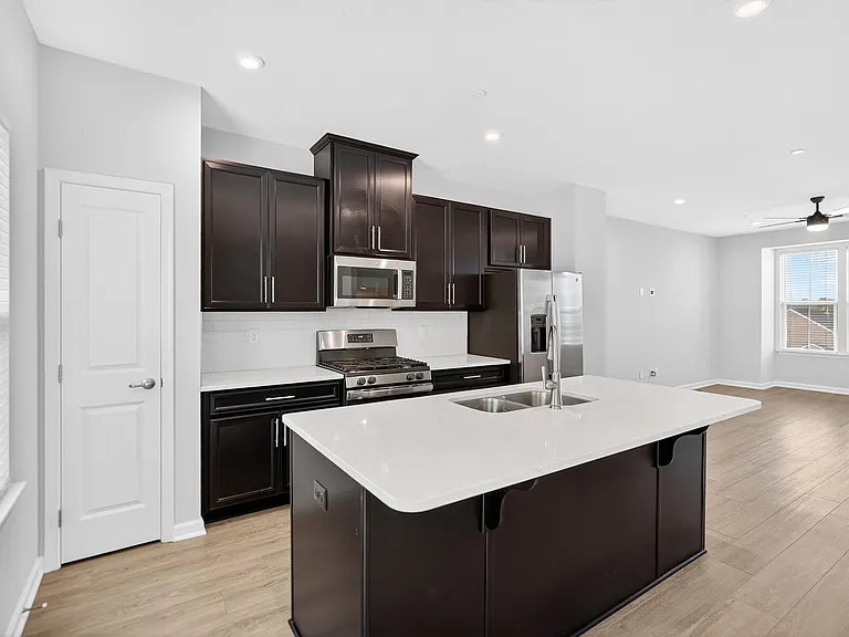 526 Dogwood Ln — Photo 11