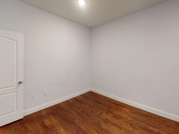 40 Corbin Avenue image 18 of 26