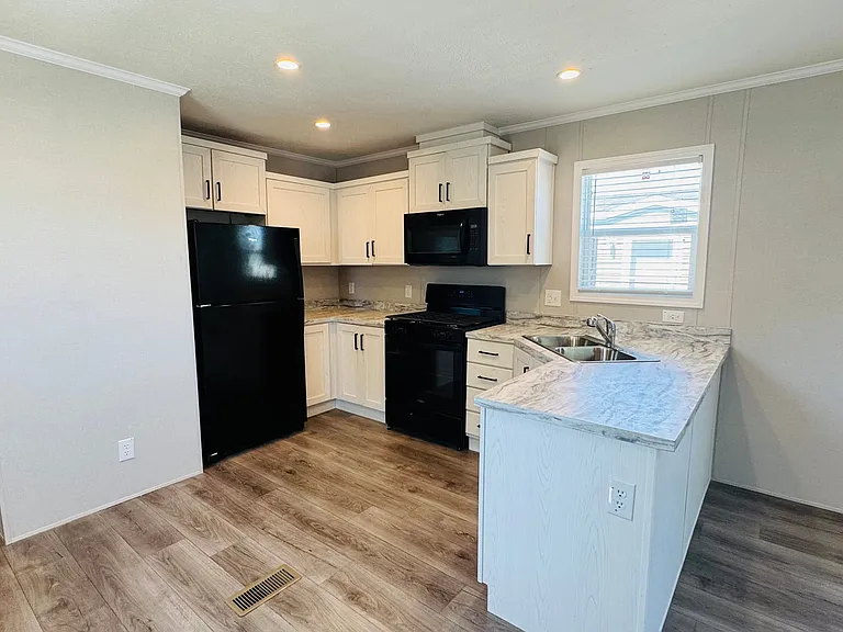 Howell Estates — Photo 10