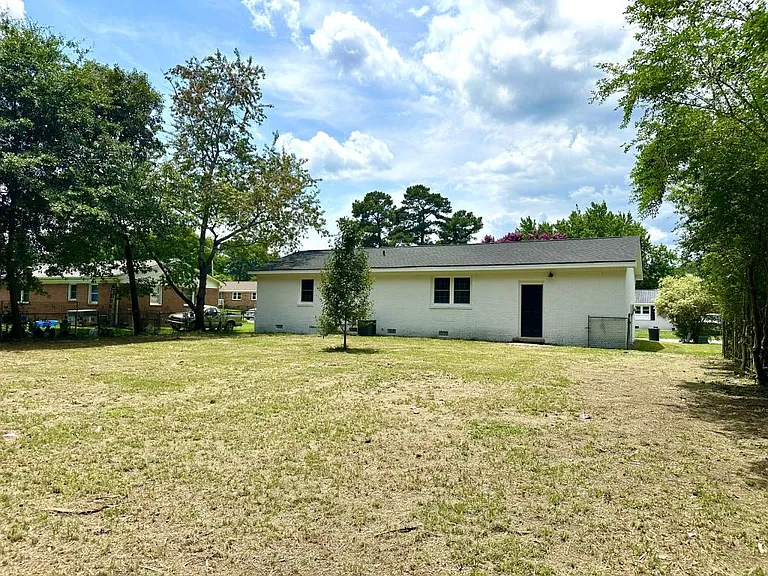 1609 Grandview Dr — Photo 14