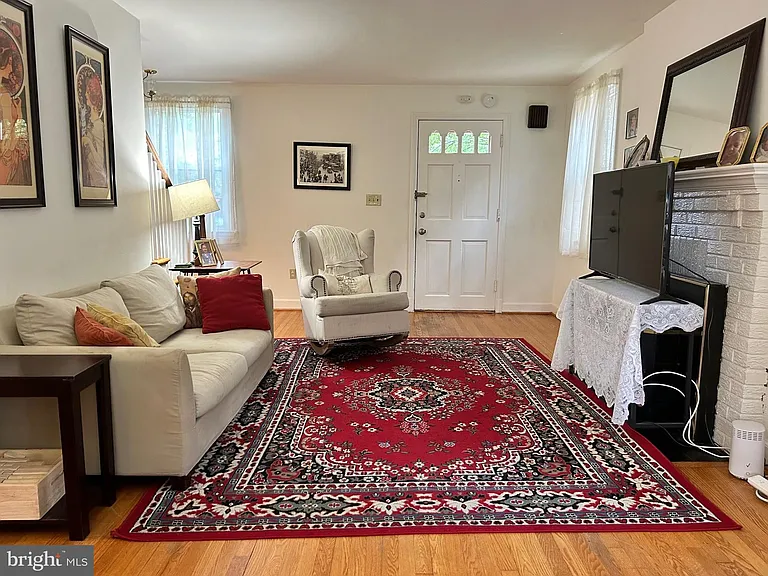 812 Woodside Pkwy — Photo 13