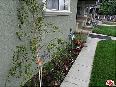 4th image of 615 W 60th St