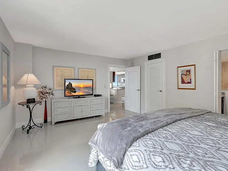 5460 N Ocean Dr #7A — Photo 14