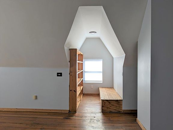 5th image of 3734 Wyandotte St Floor 3