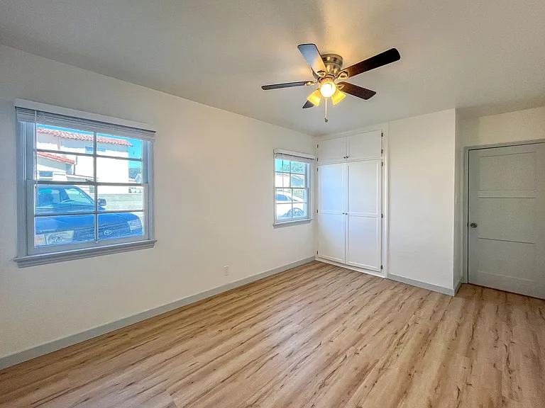 5919-5925 Crenshaw Blvd — Photo 14