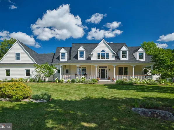 6230 Saw Mill Rd, New Hope, PA 18938