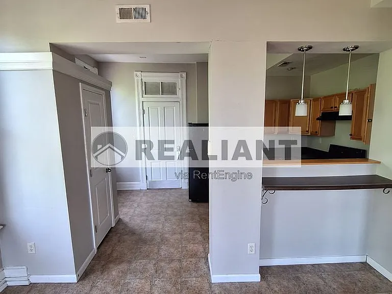 424 Emma St #301 — Photo 6