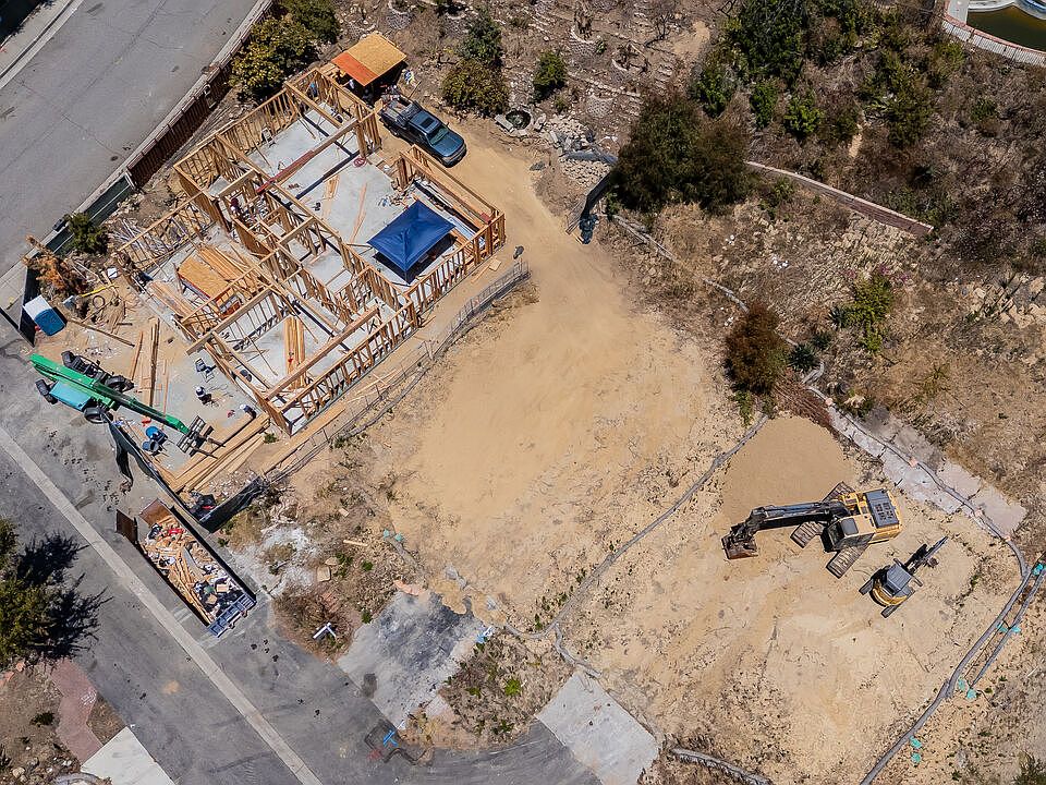 1st image of 17128 Avenida De La Herradura