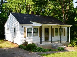 3240 Creason Cir, Walkertown, NC 27051