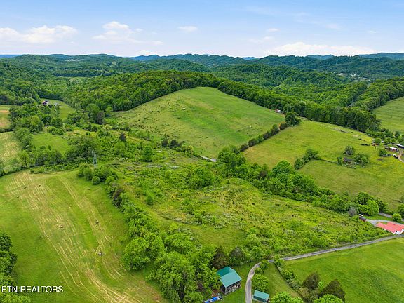 3rd image of W Bear Hollow Rd