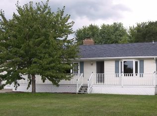 305 Center Dr, Pinconning, MI 48650