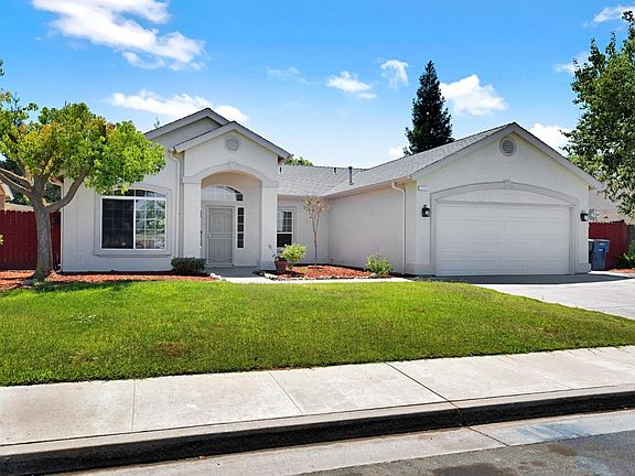 2nd image of 1742 Acacia Ave