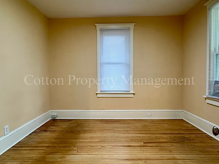 315 S 15th St — Photo 19