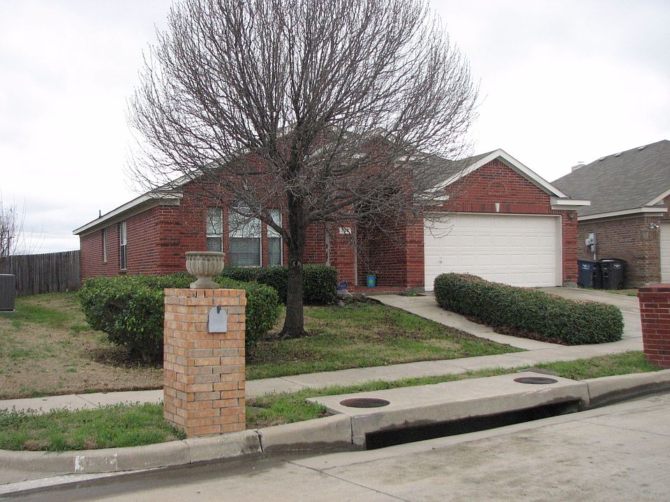 2nd image of 757 Darby Ln