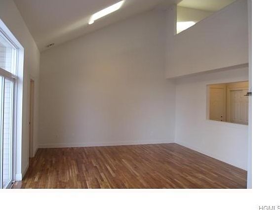 2nd image of 318 Tondo Cir #318