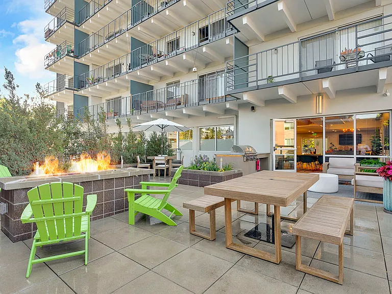 Liv on Steele — Photo 25