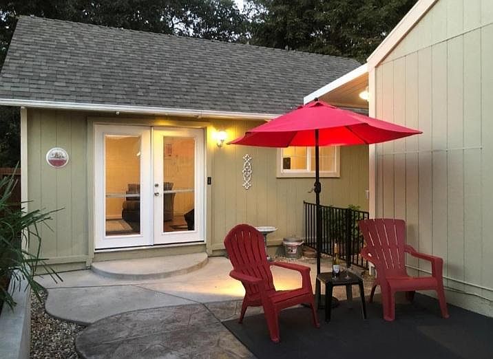 1st image of 256 Brookdale Dr #2