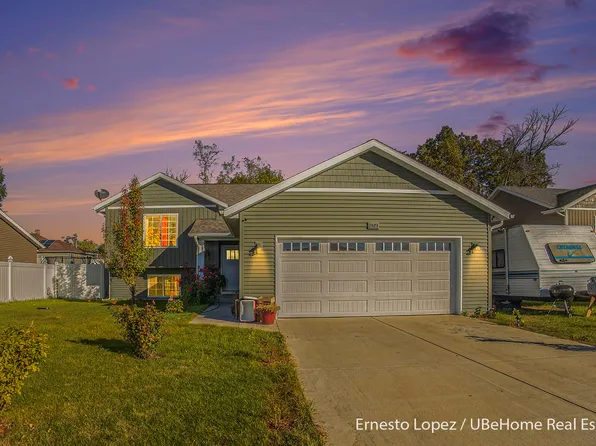 1573 Chapel St SW, Wyoming, MI 49509