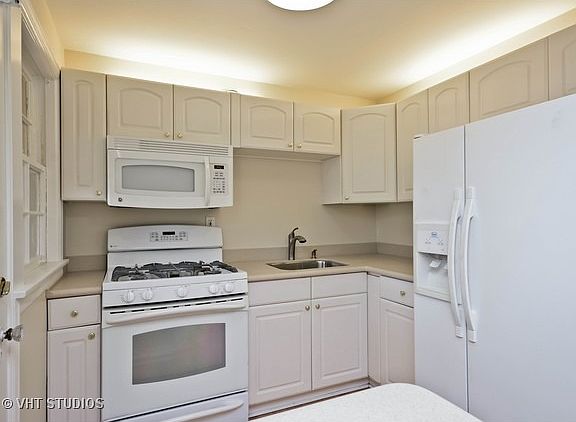 4th image of 108 N Greenwood Ave