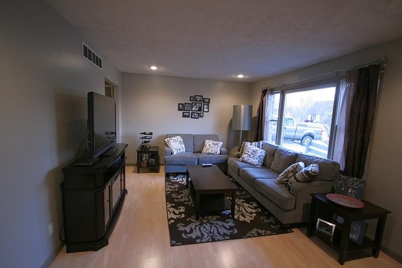 2nd image of 111 Oak St