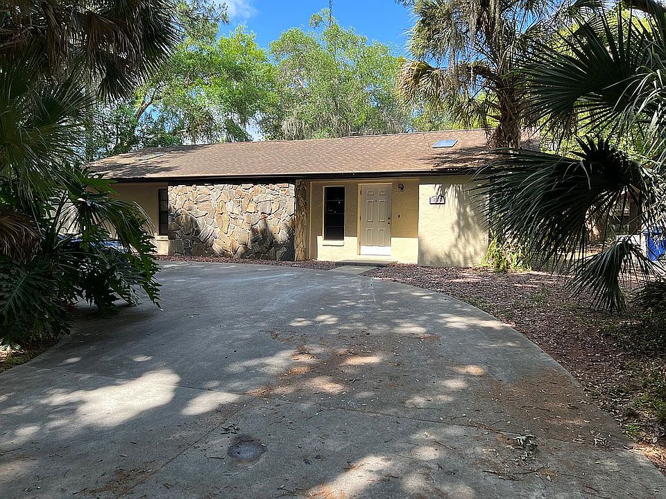 1st image of 210 SE Valare Ln
