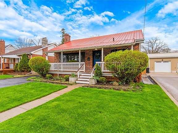 3rd image of 34 Christopher Dr