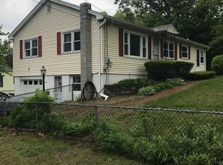 14 Lindbergh St, Clinton, MA 01510