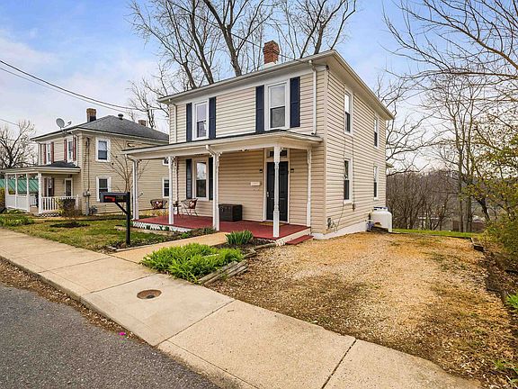 3rd image of 1306 W Johnson St