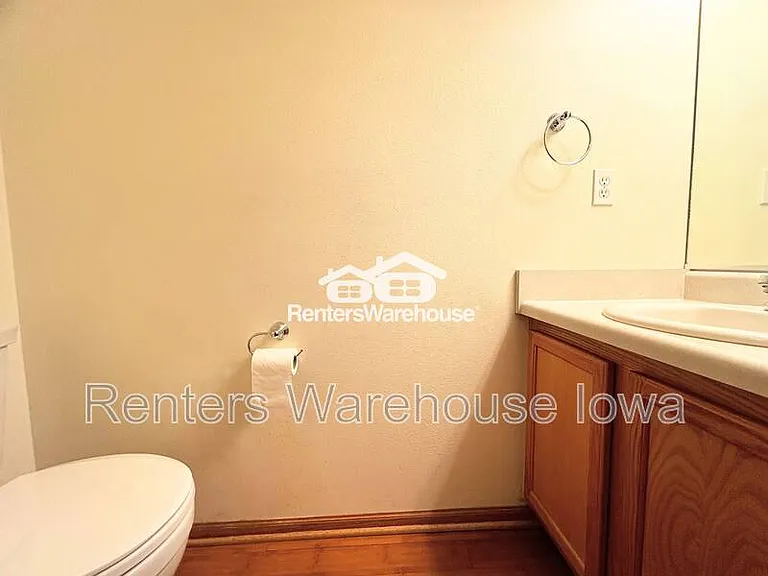 330 NE Cardinal Ln — Photo 23