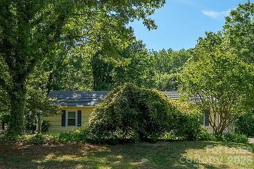 Building Photo - 21014 Pine Ridge Dr