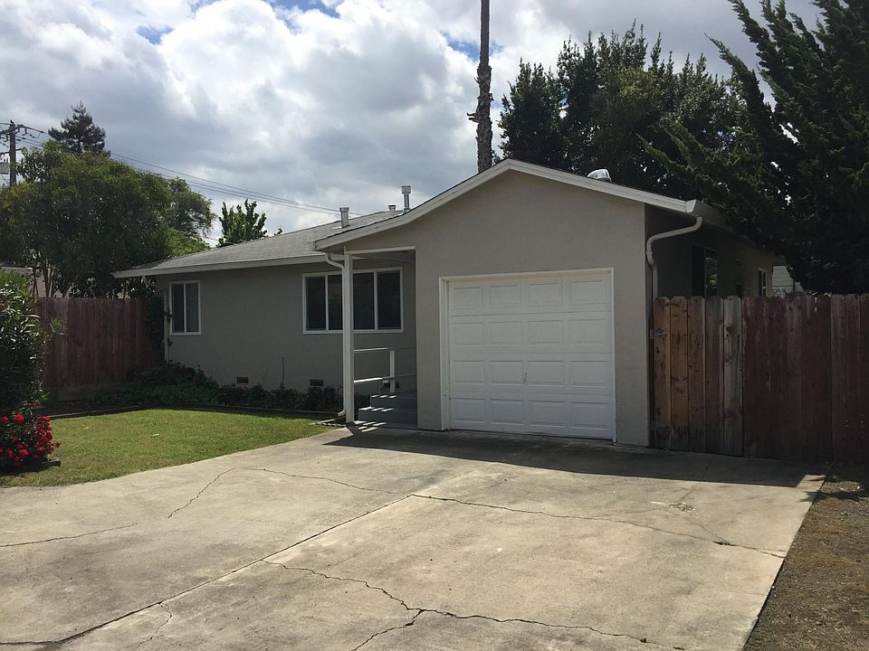 1st image of 373 Tyrella Ave