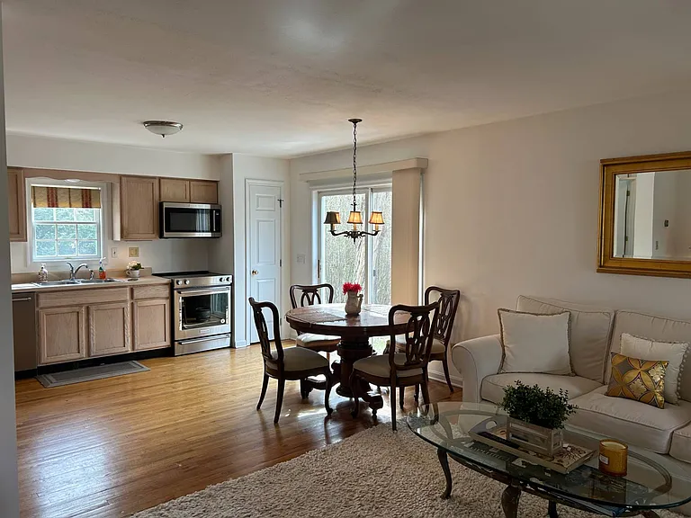 Parkway Dr — Photo 6