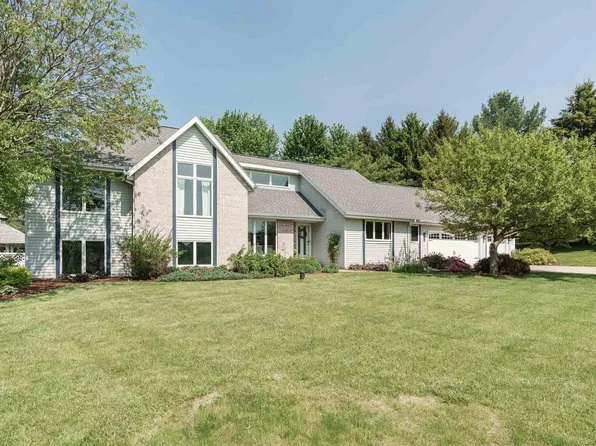 2321 East Pine Tree Court, Milton, WI 53563