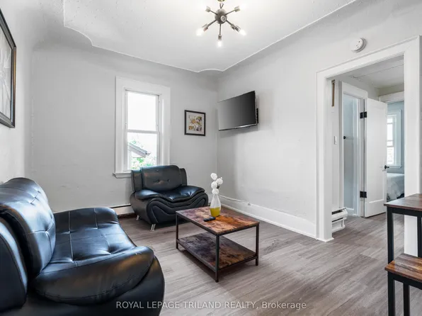 425 McKenzie Ave #8, London, ON N6C 1V5