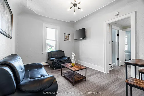 425 McKenzie Ave #8 Photo 1
