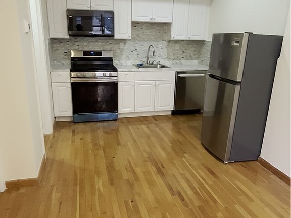 3rd image of 223 Garfield Ave Floor 2