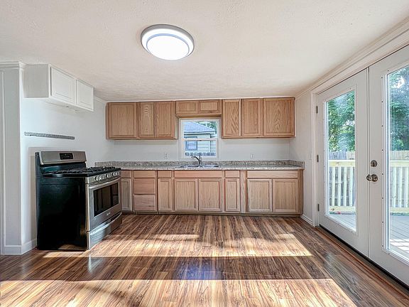 5th image of 107 Walnut St