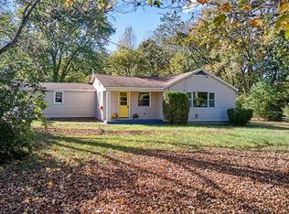 29 Pickett Rd, Plainfield, CT 06374