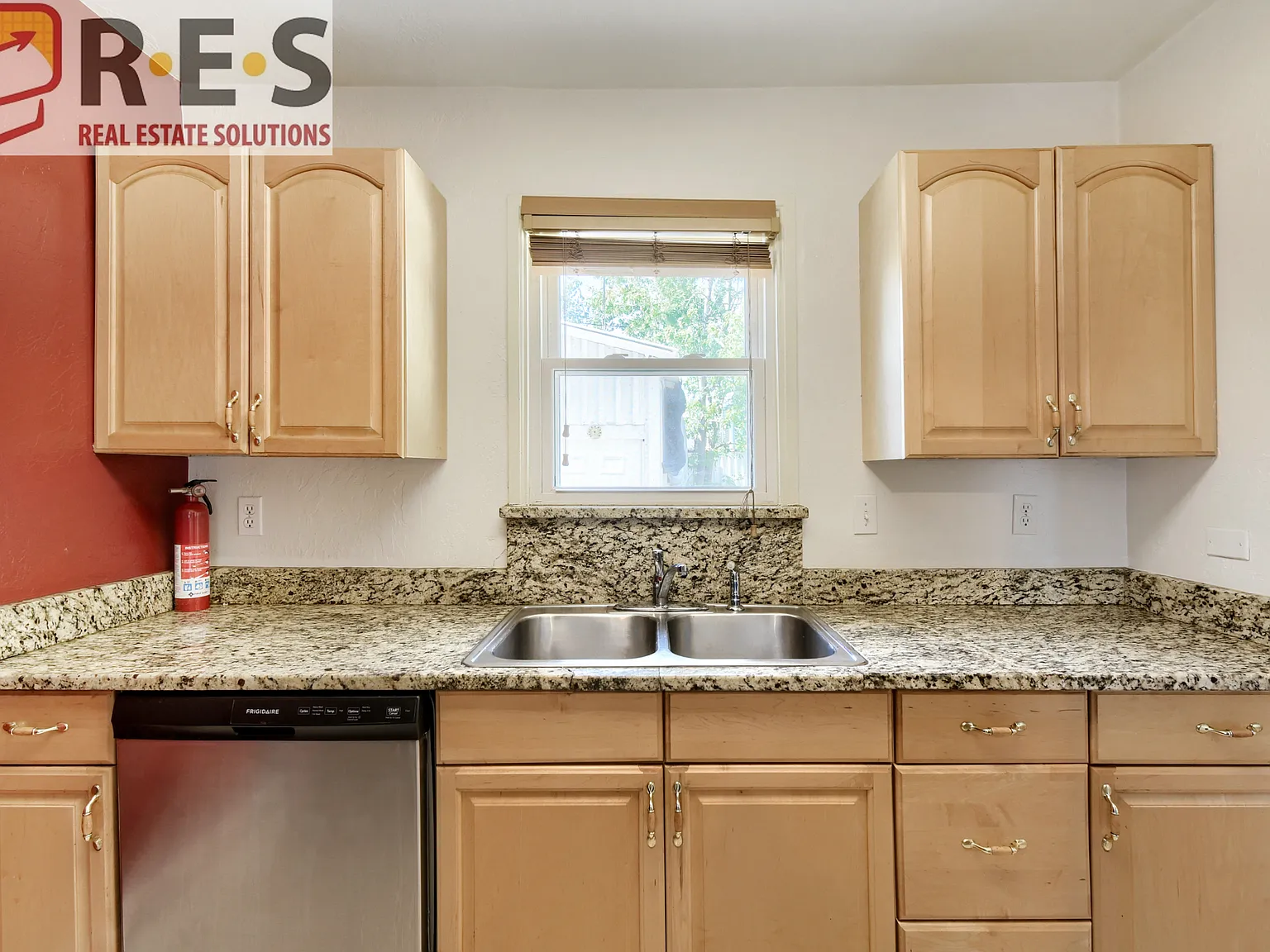 2 bed, 724 sqft, $2,295 — Photo 3