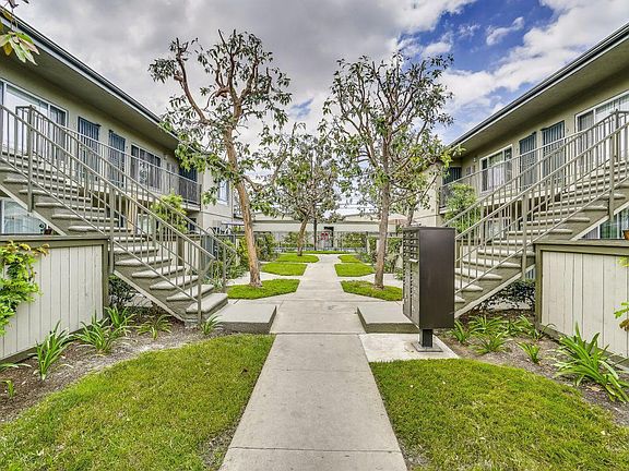 3rd image of 9040 Cris Ave #1