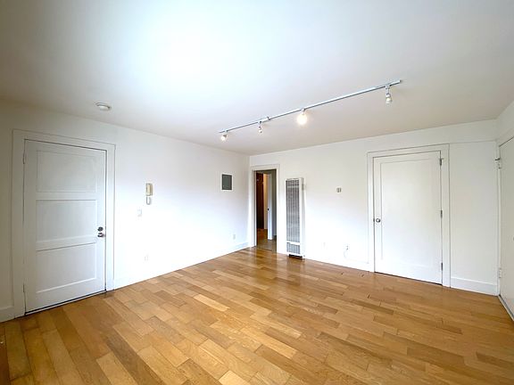3rd image of 1279 19th Ave #5