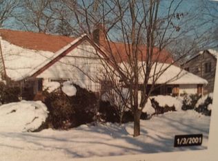 5 Copper Beech Pl, Merrick, NY 11566